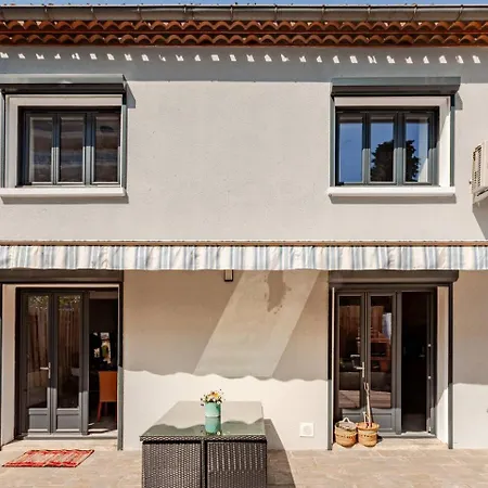 Maison Rosy